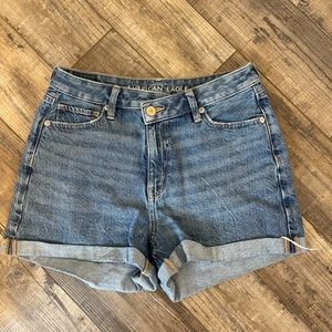 American eagle highest rise mom short